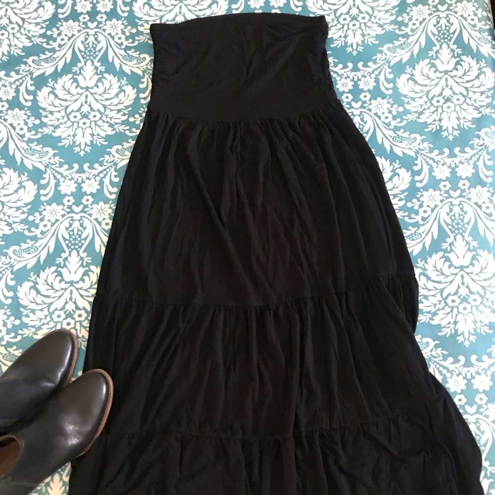 Strapless maternity dress